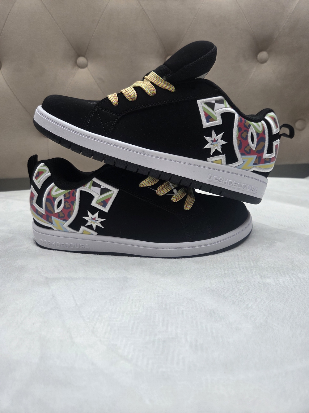 DC Shoes Court Graffik Boys Youth Size 7 Black Multi Skate Sneakers New